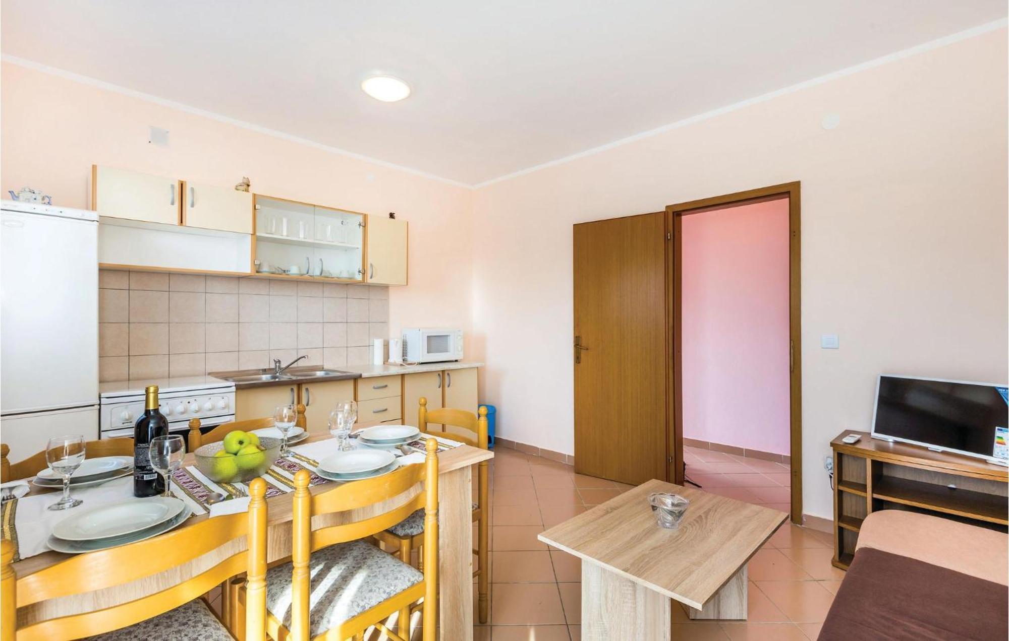 Nice Apartment In Matulji With Kitchen Eksteriør billede